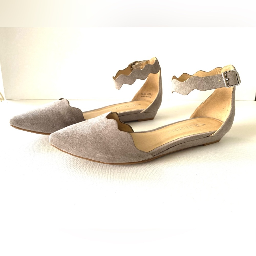 CL By Laundry | Gray Studio Flat | Size 7